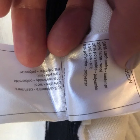 SOLD !!!Chanel CC jacket sweater size 36fr or 4-6us , Preowned 100% authentic!!! - Picture 9 of 11